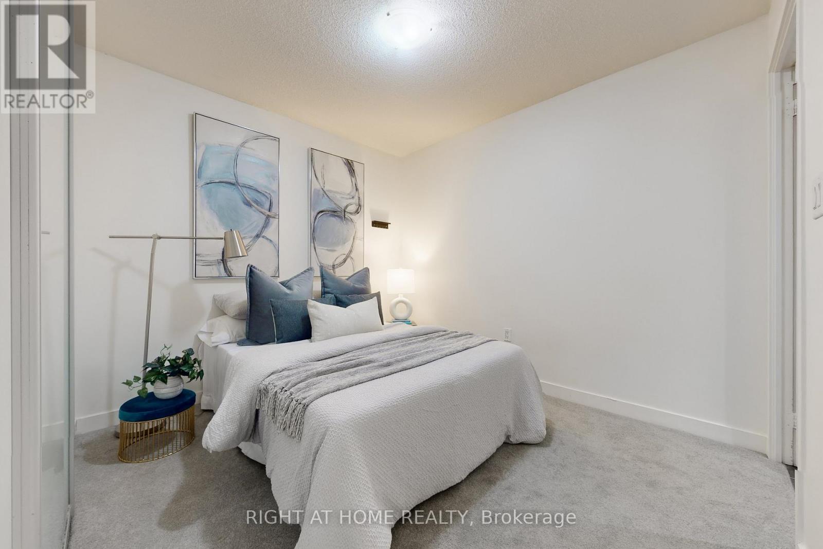 727 - 4K SPADINA AVENUE — photo 21