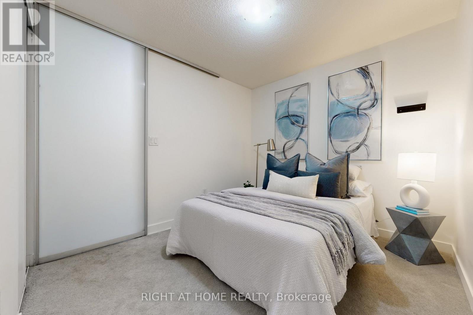 727 - 4K SPADINA AVENUE — photo 22