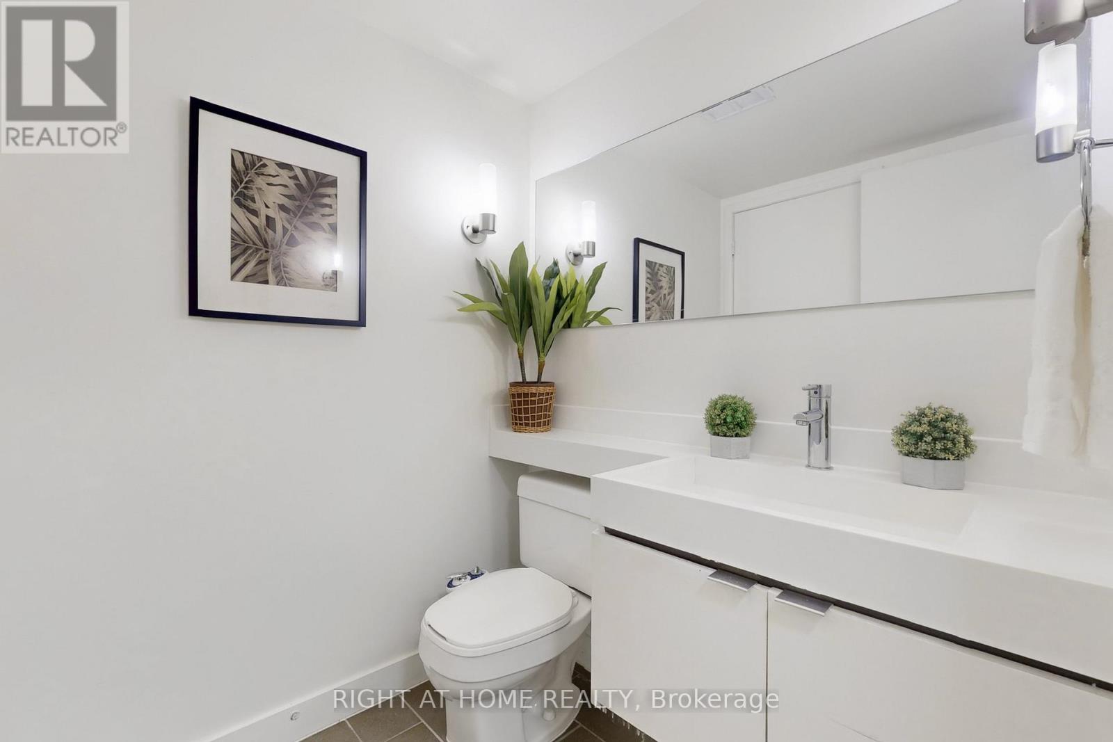 727 - 4K SPADINA AVENUE — photo 27