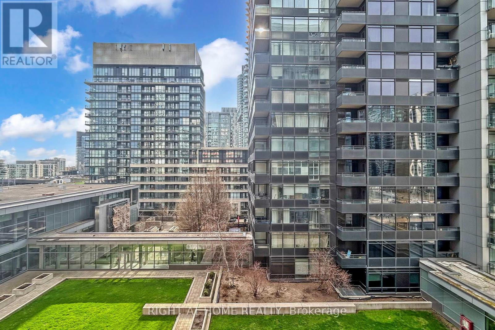 727 - 4K SPADINA AVENUE — photo 33