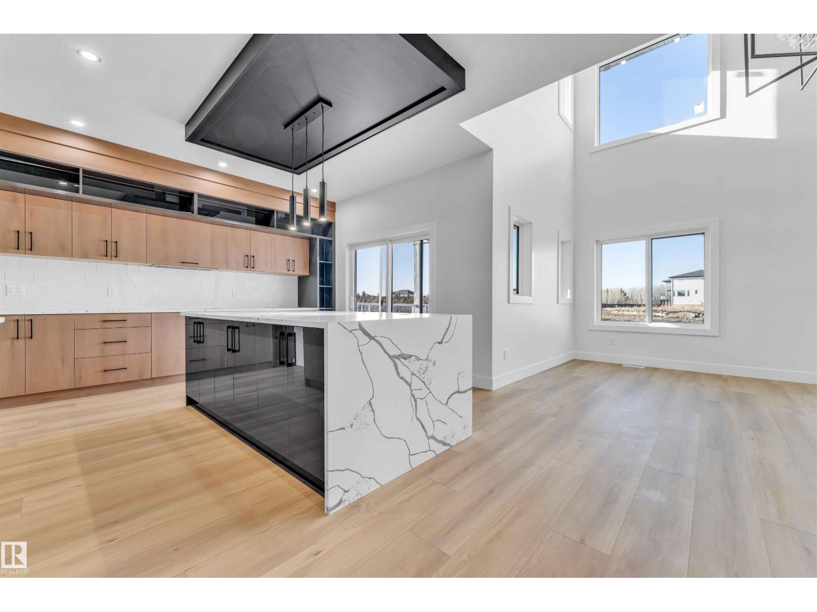 2420 63 AV NE - 14