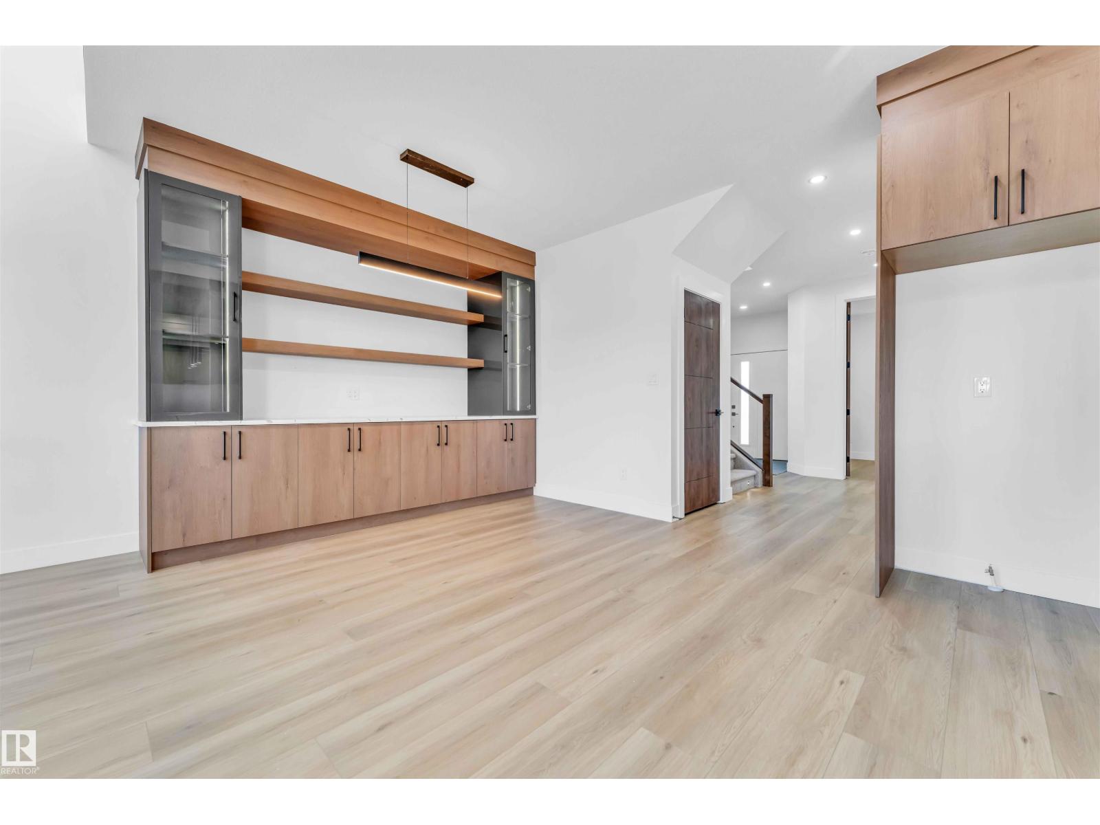 2420 63 AV NE - 15