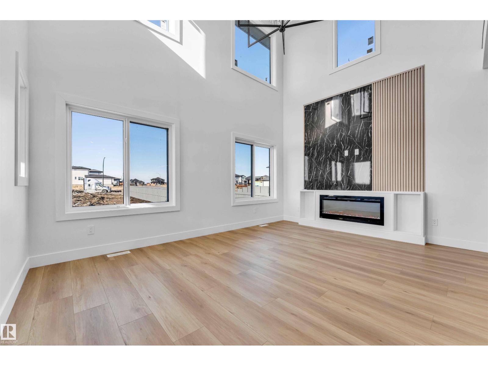 2420 63 AV NE - 16