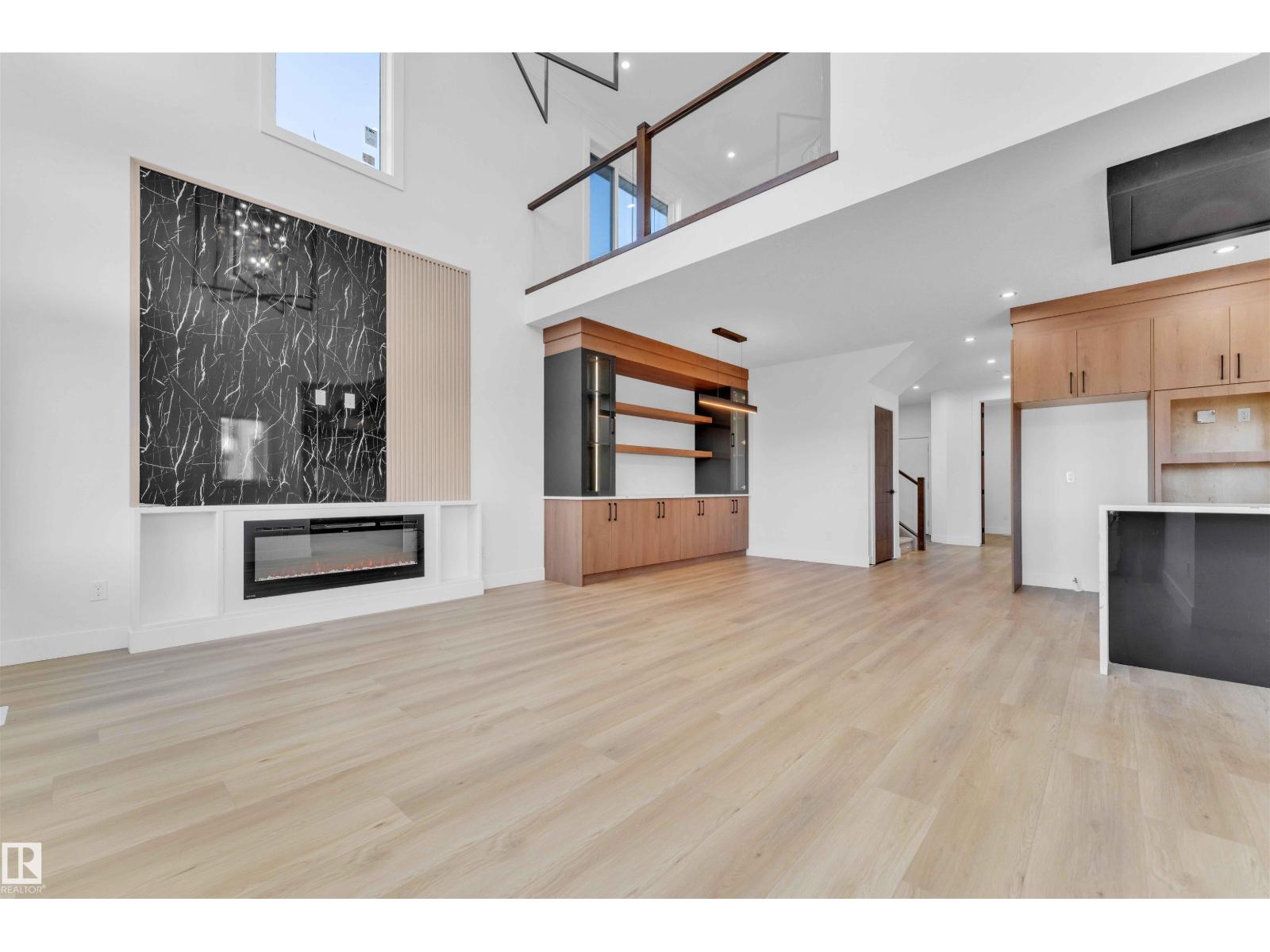 2420 63 AV NE - 17