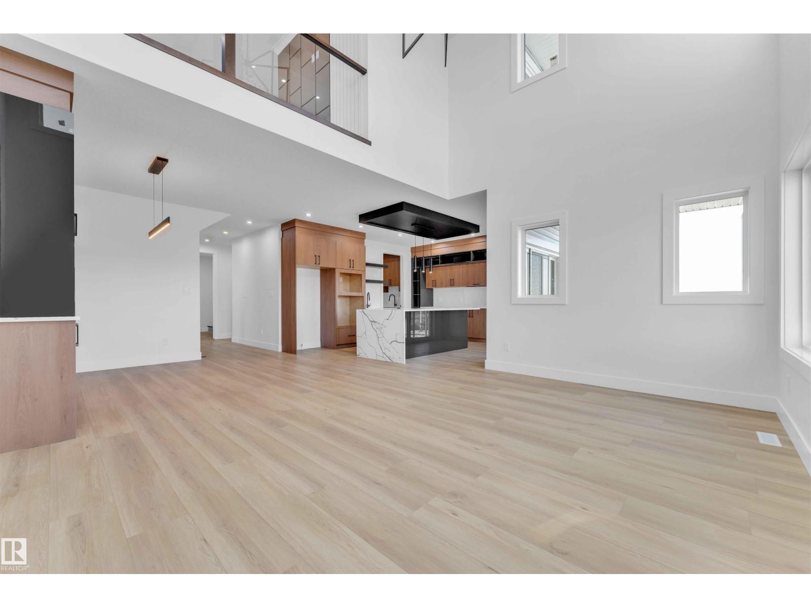 2420 63 AV NE - 18