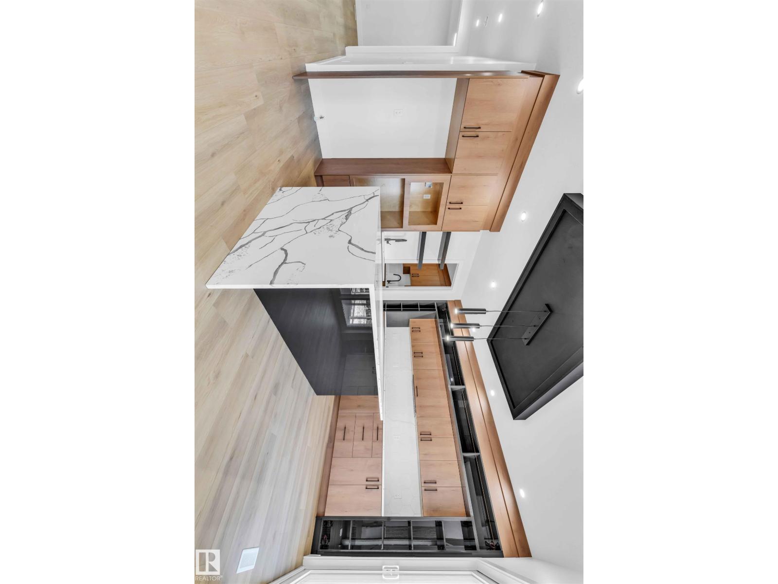 2420 63 AV NE - 19