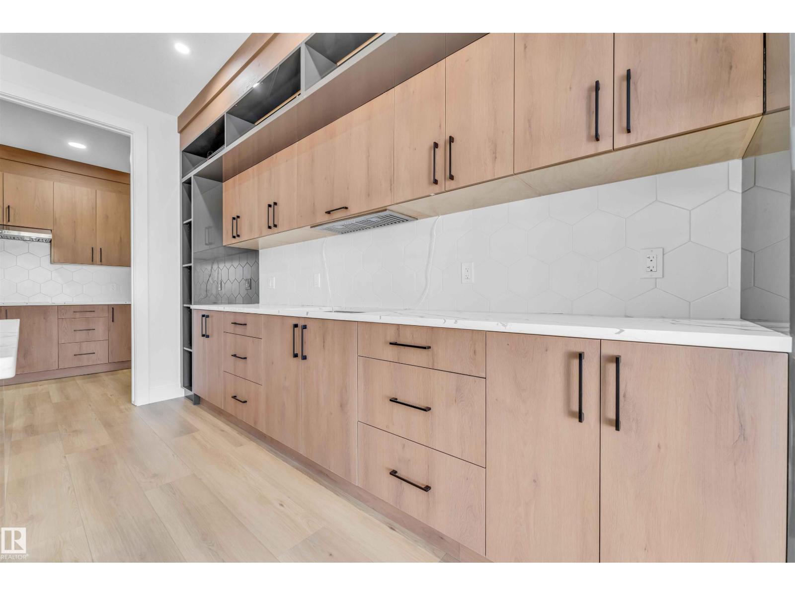 2420 63 AV NE - 20