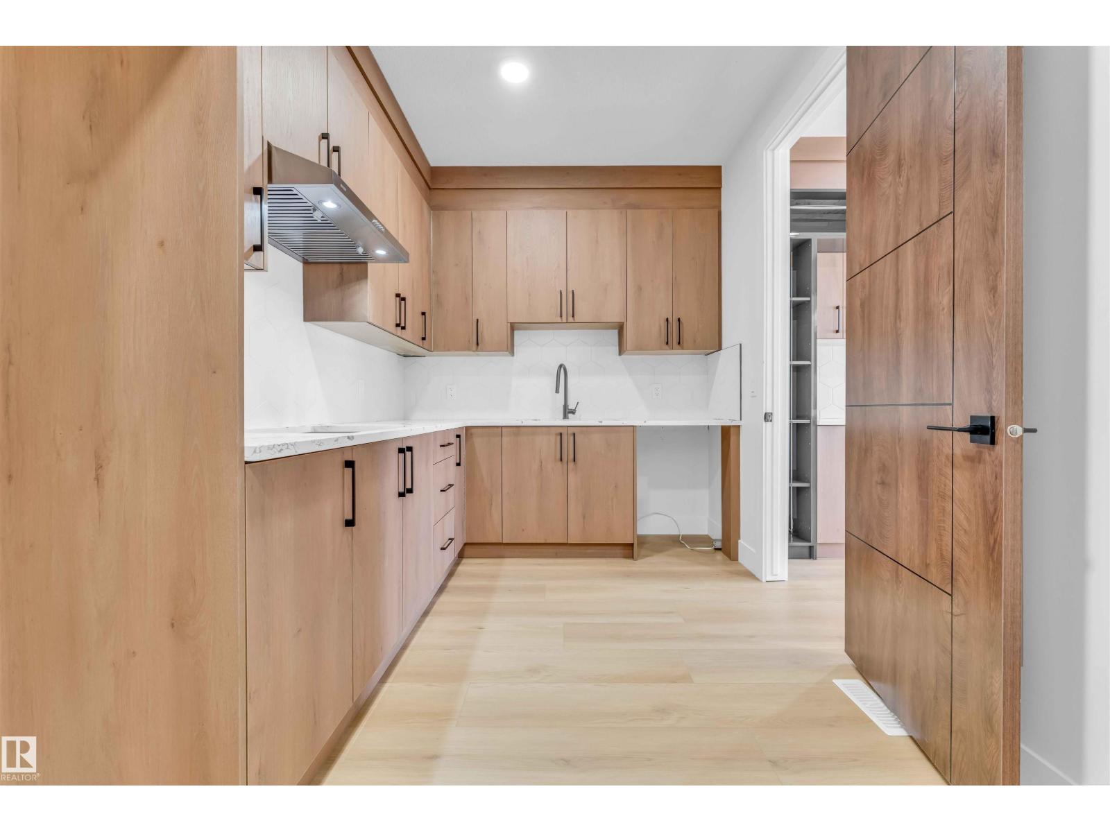 2420 63 AV NE - 23
