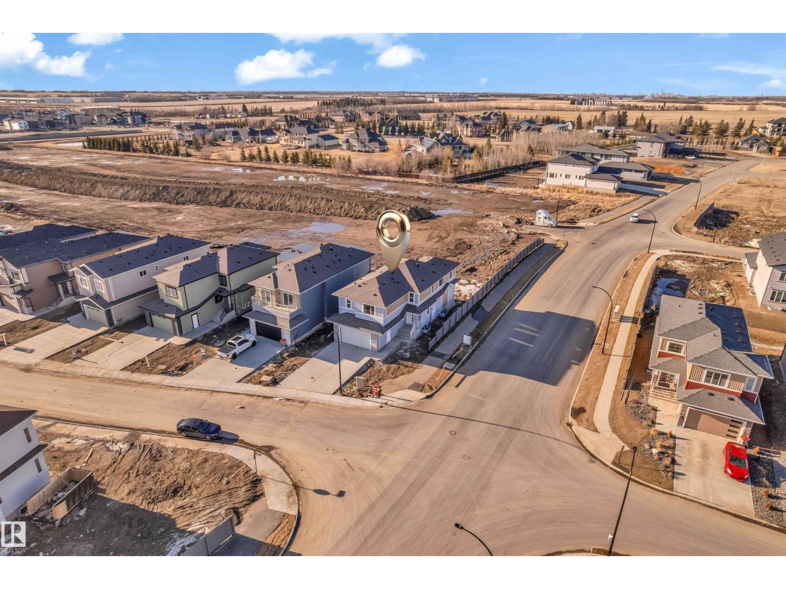 2420 63 AV NE - 3