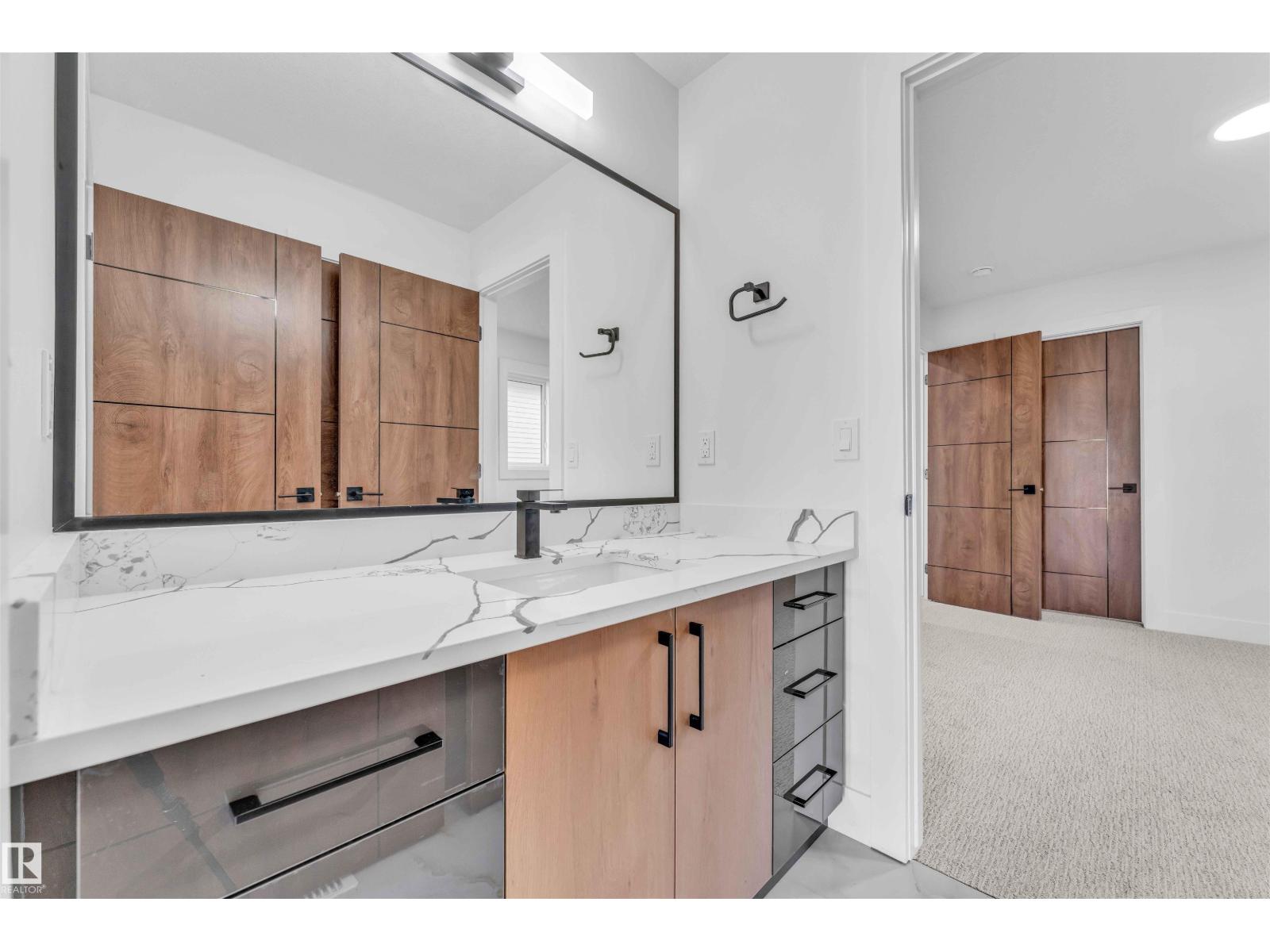 2420 63 AV NE - 32