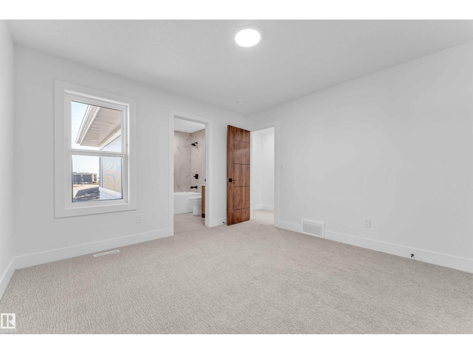 2420 63 AV NE - 39