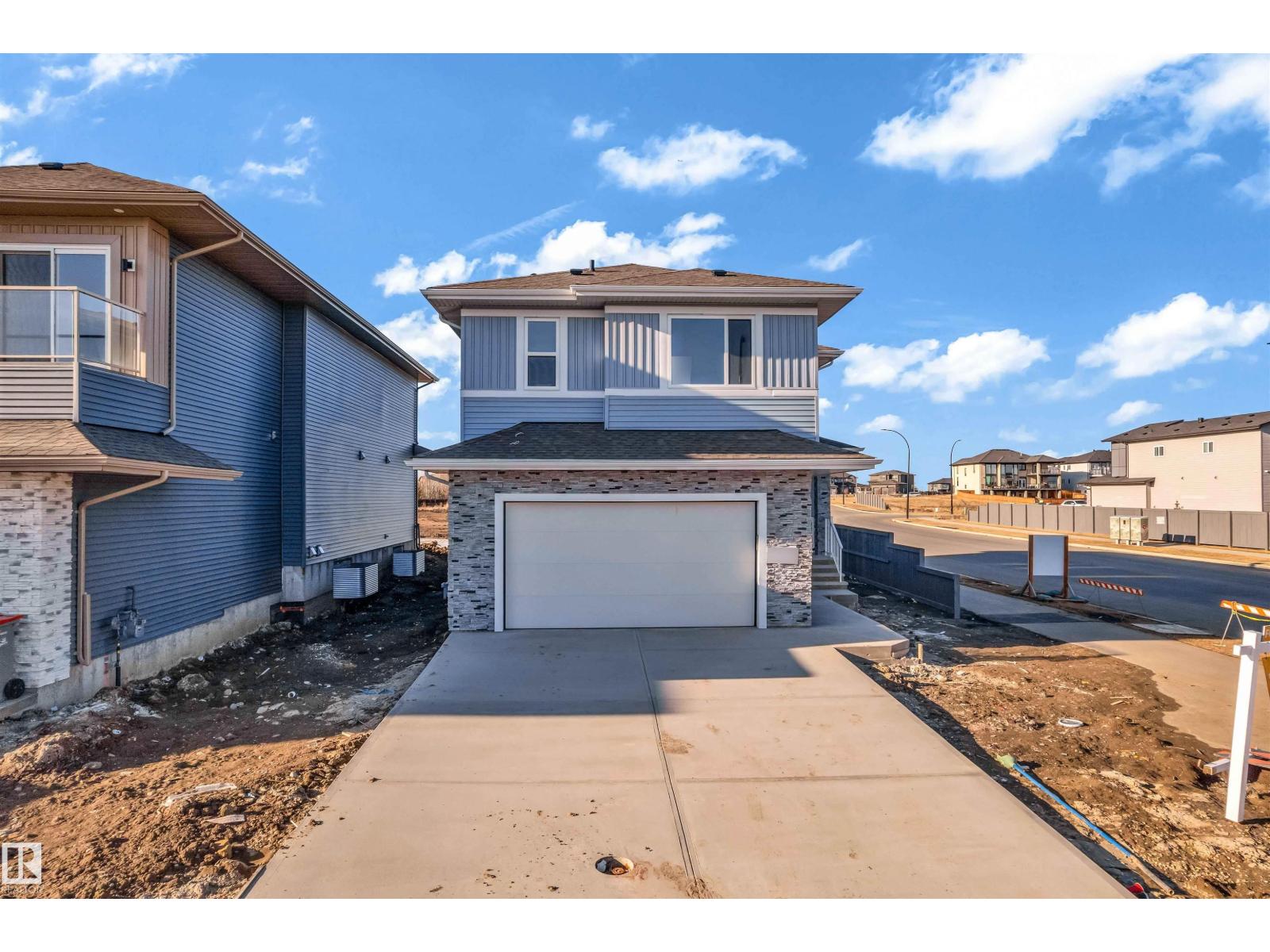 2420 63 AV NE - 4