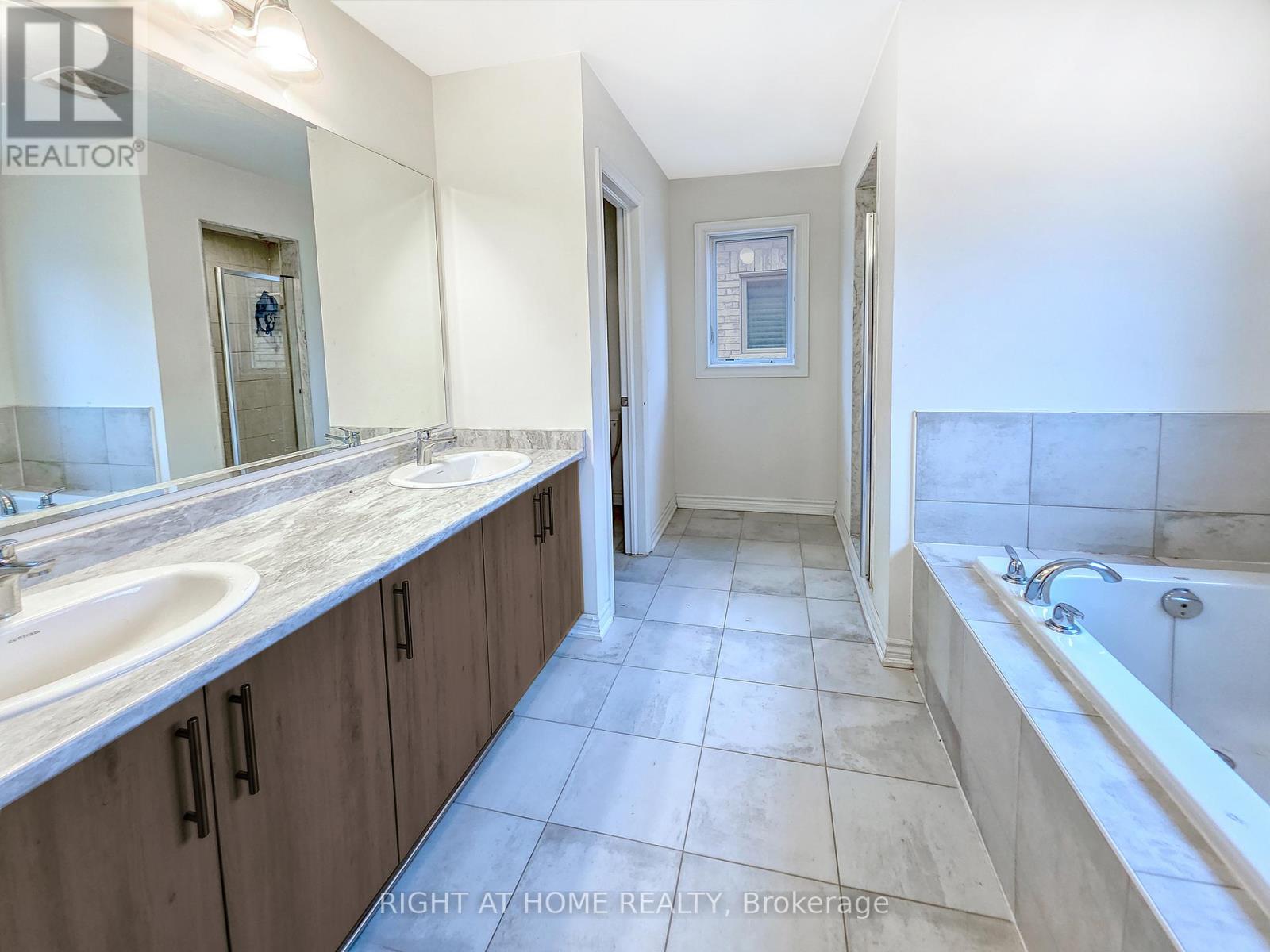 219 FLEETWOOD DRIVE - 21