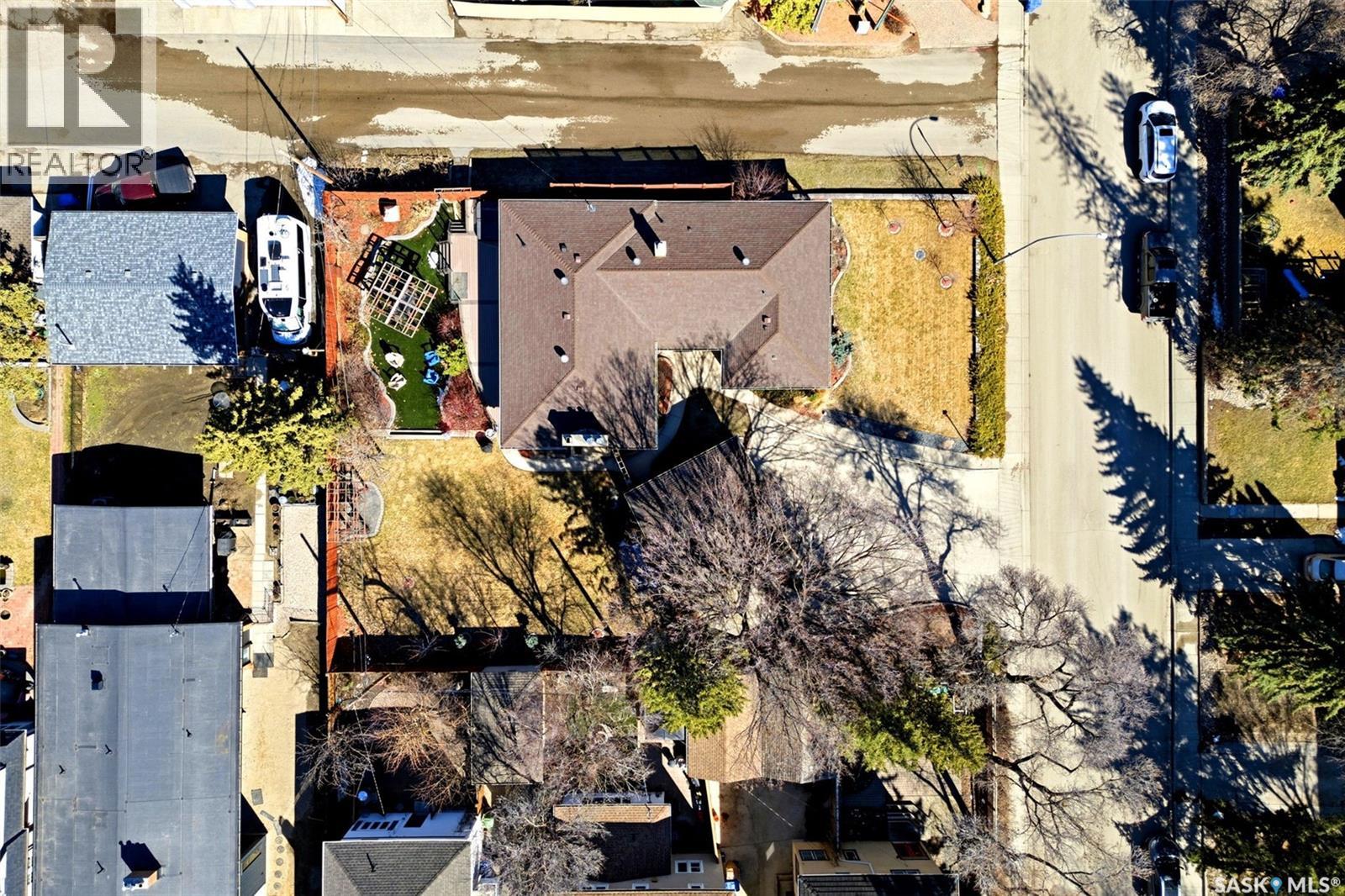 2640 19th AVENUE - 76