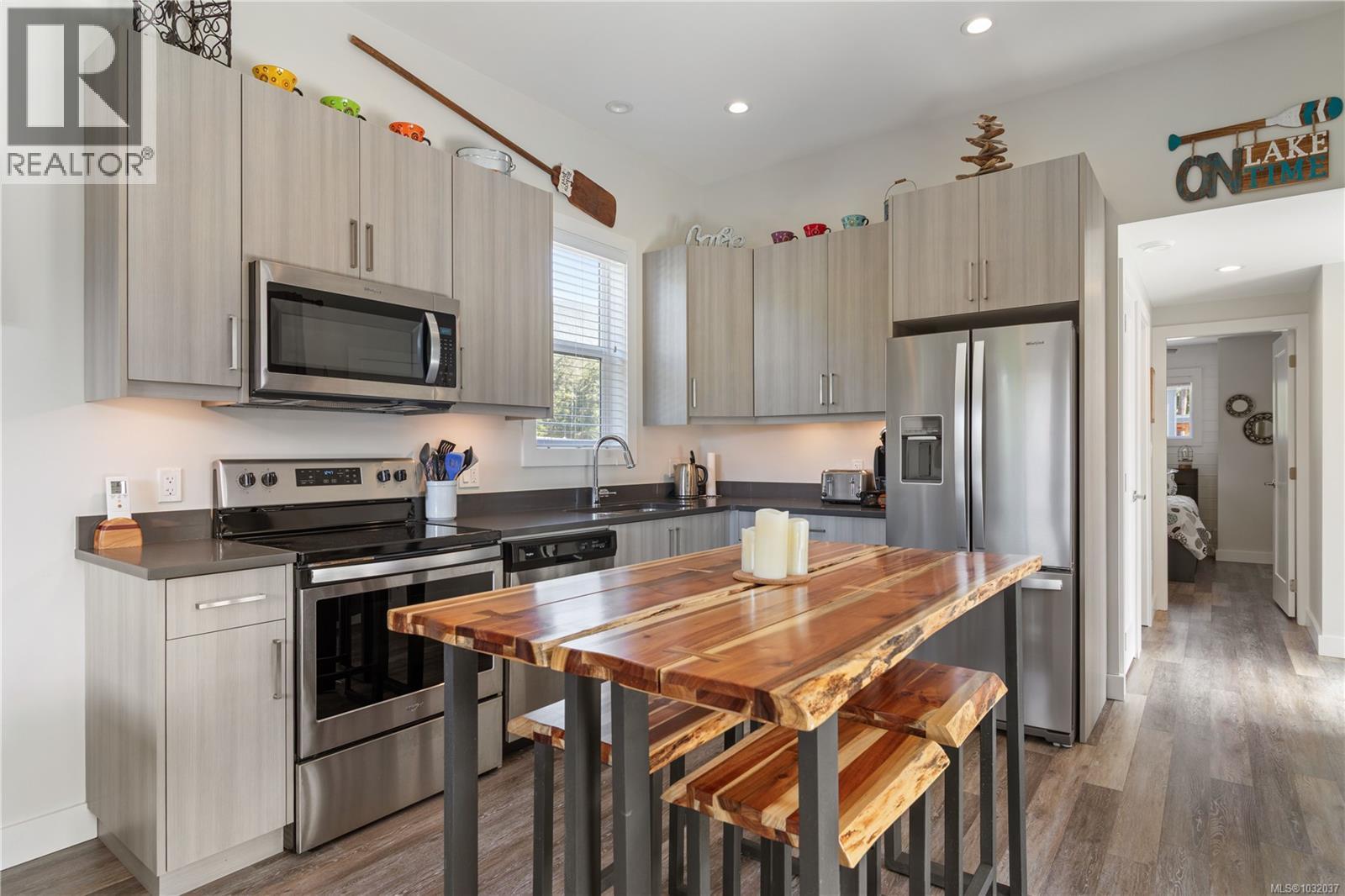  9332 Cabin Way, Lake Cowichan