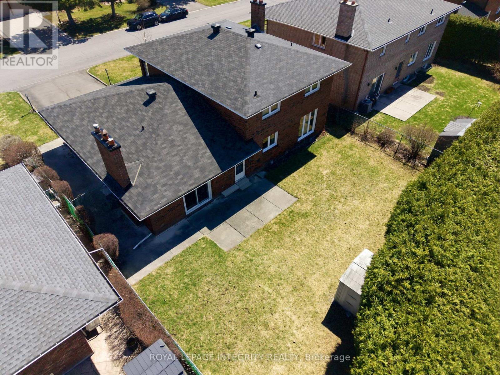 10 PARMALEA CRESCENT - 29