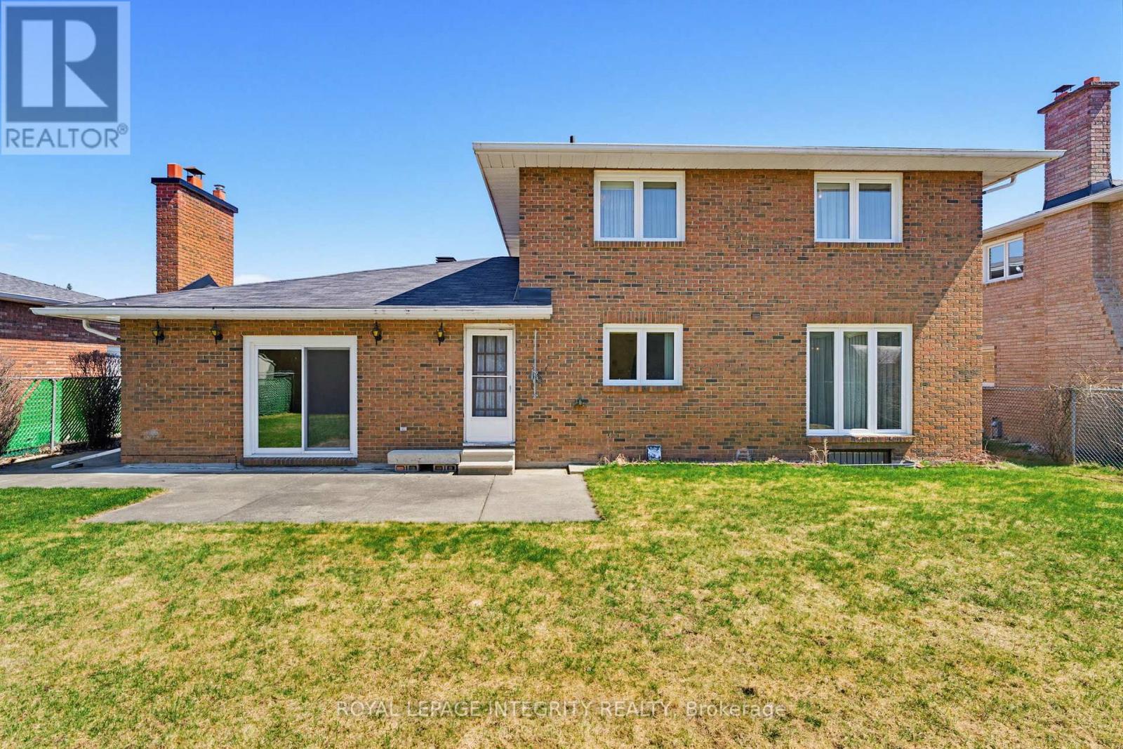 10 PARMALEA CRESCENT - 27