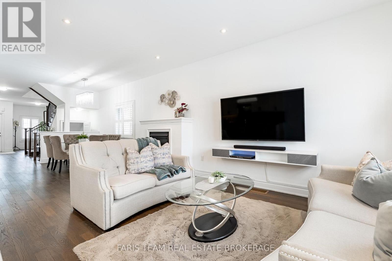 27 HARVEST CRESCENT — photo 14