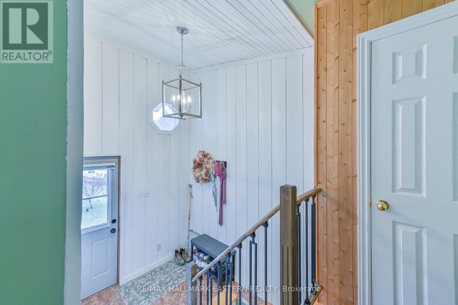 2839 PETER STREET - 35