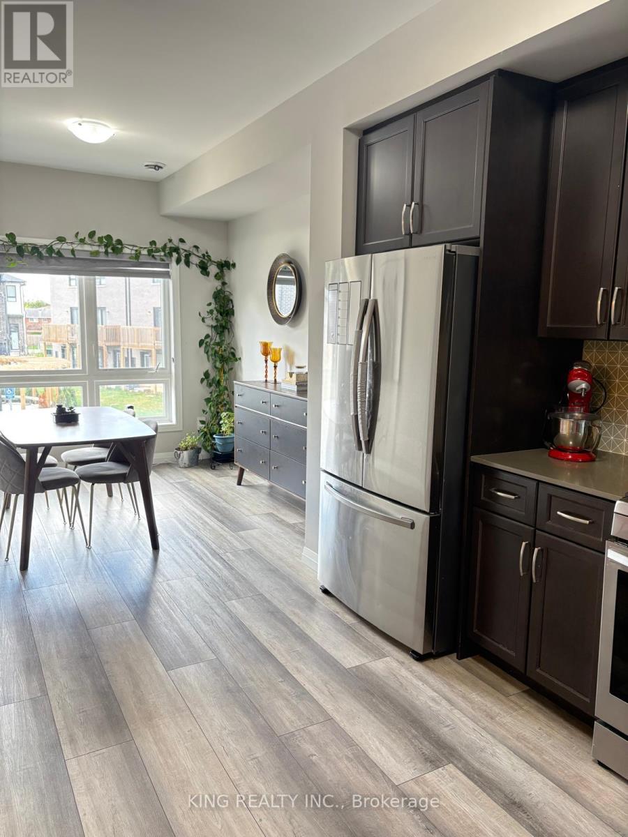 #9 720 GREY STREET - 17