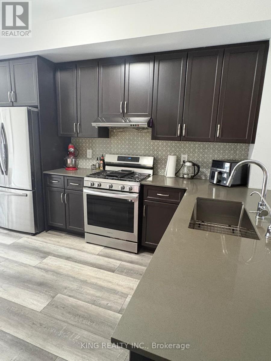 #9 720 GREY STREET - 24