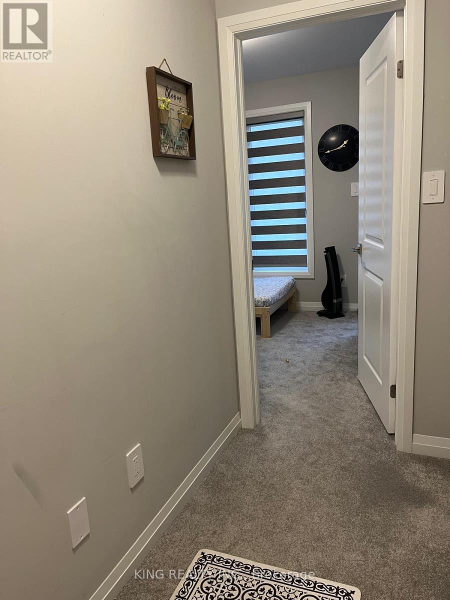 #9 720 GREY STREET - 40