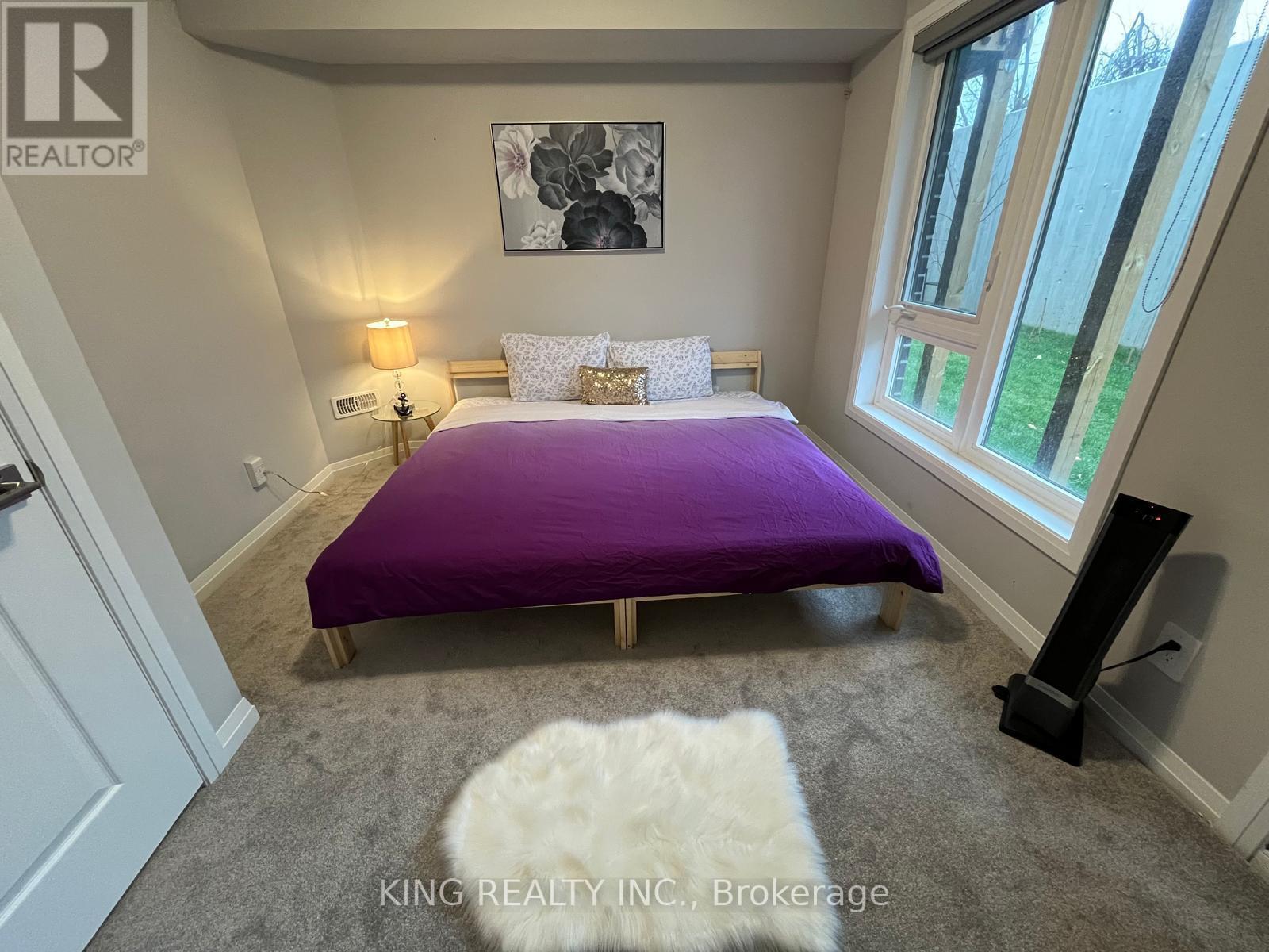 #9 720 GREY STREET - 41