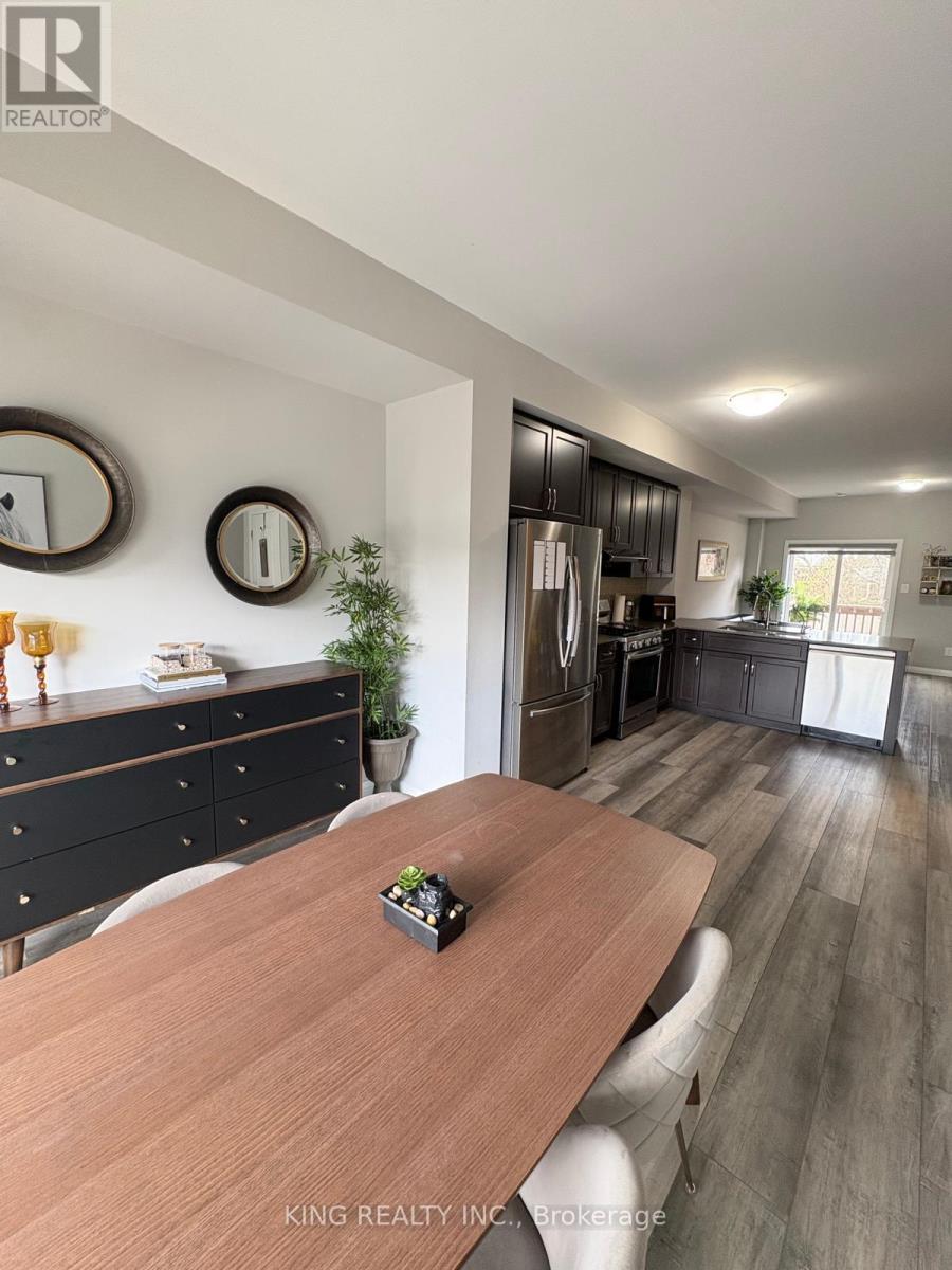 #9 720 GREY STREET - 19