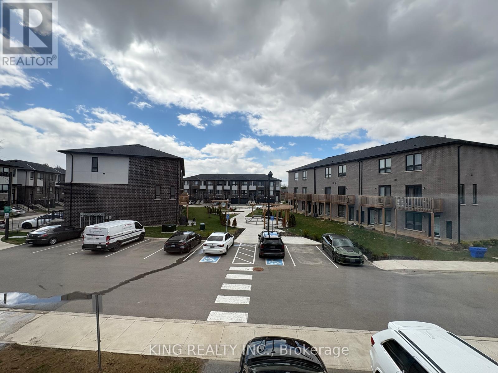 #9 720 GREY STREET - 43