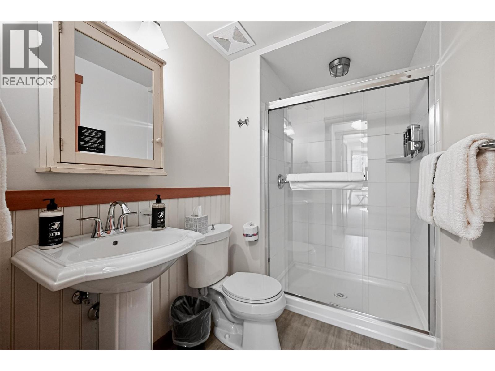 101 Village Centre Court Unit# 232 Lot# 6, Vernon