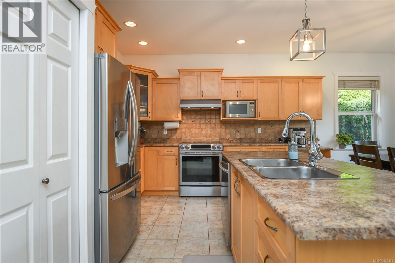 2390 Idiens Way - 13