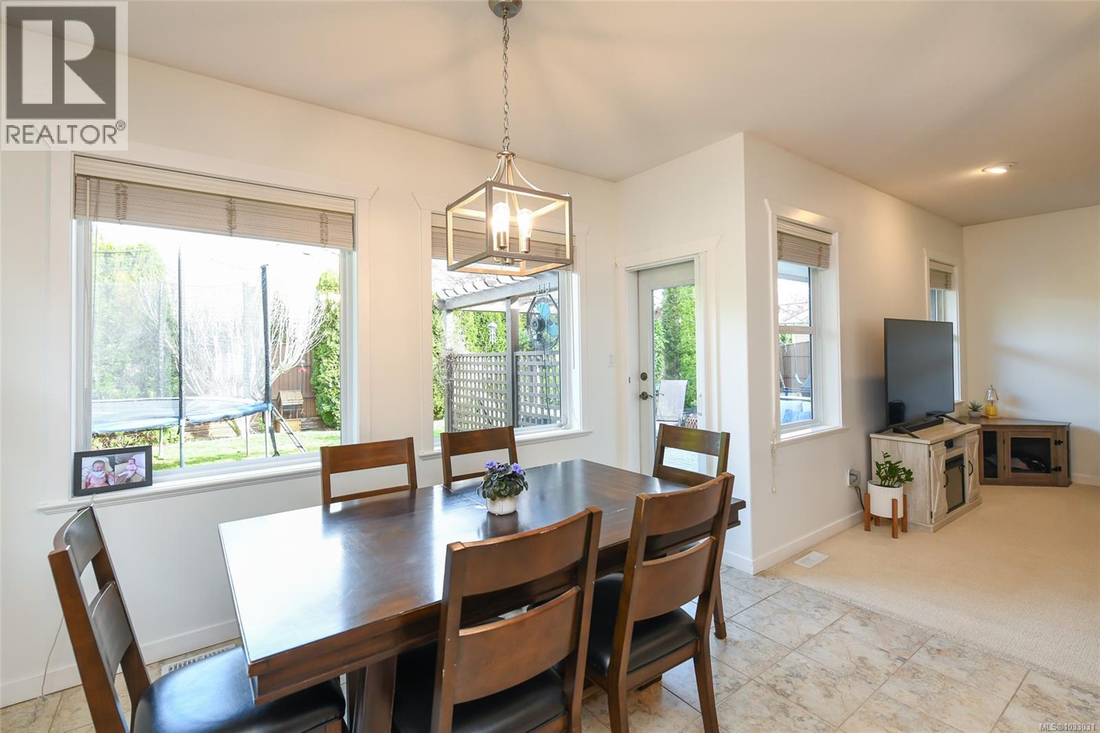 2390 Idiens Way - 16