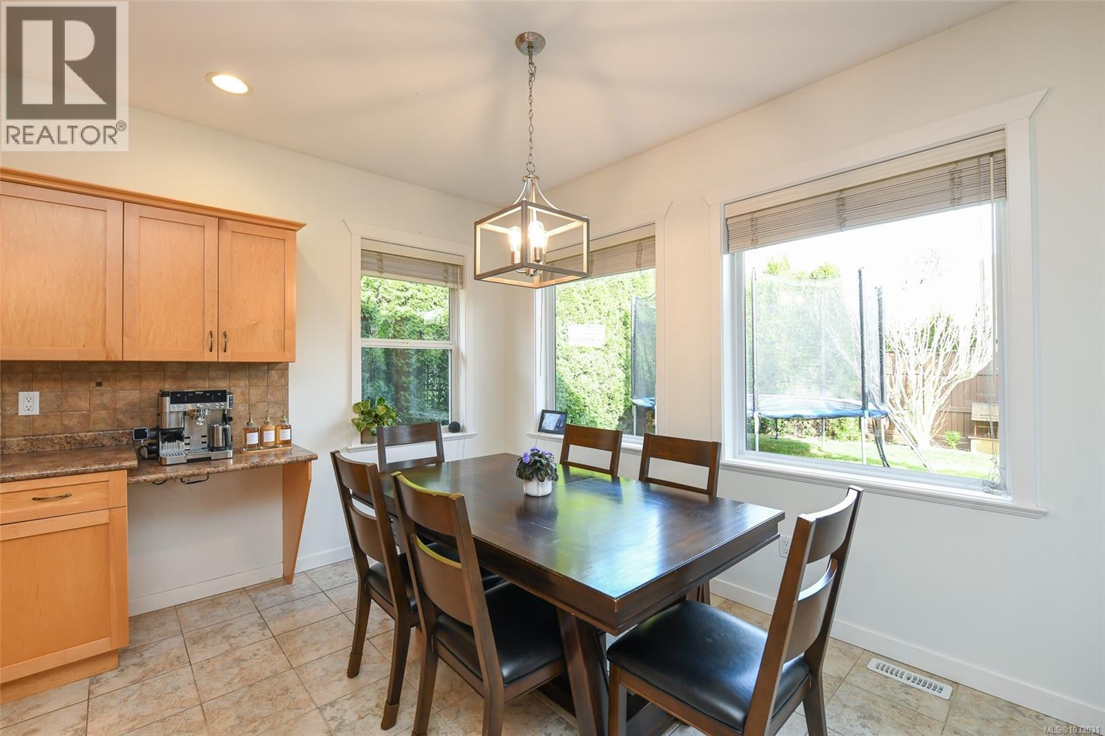 2390 Idiens Way - 15