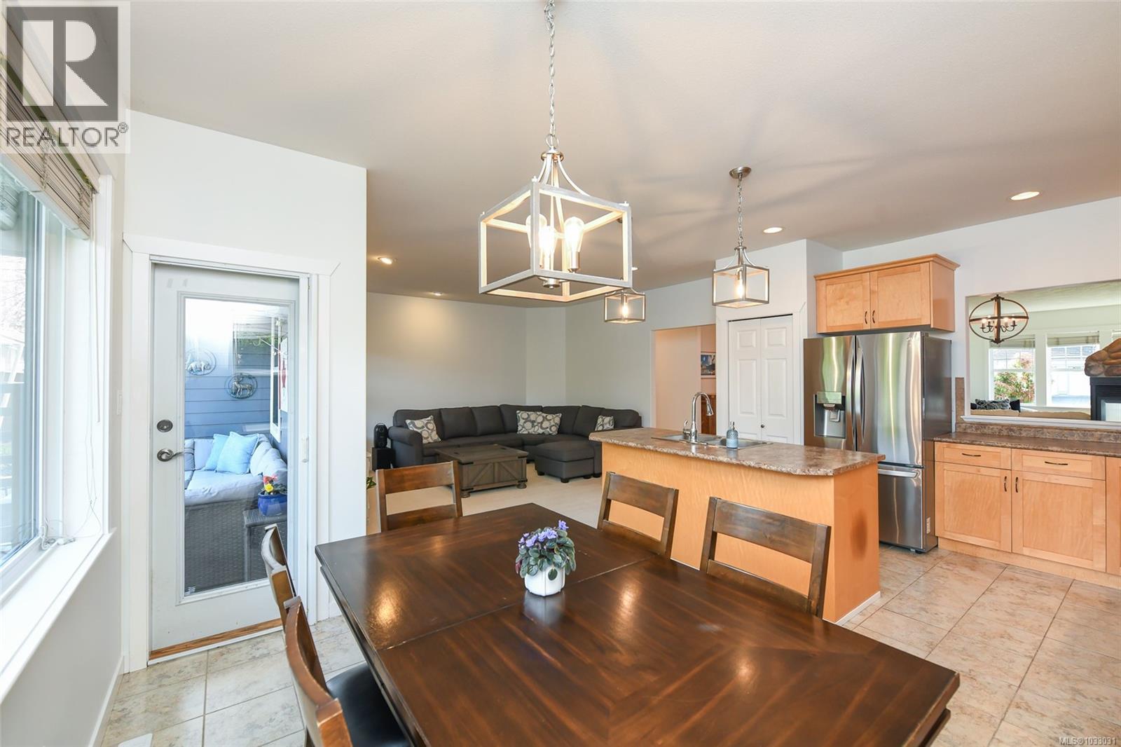 2390 Idiens Way - 17