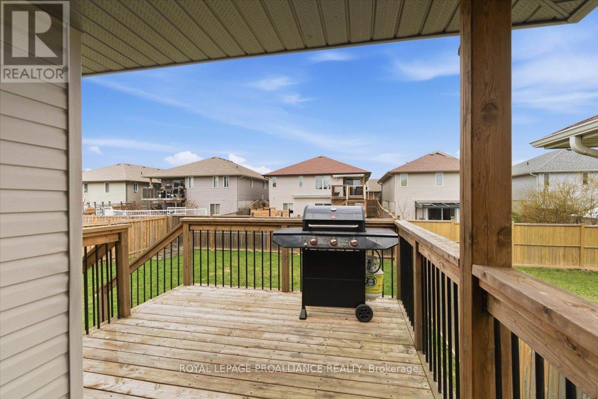 68 CORTLAND CRESCENT - 45