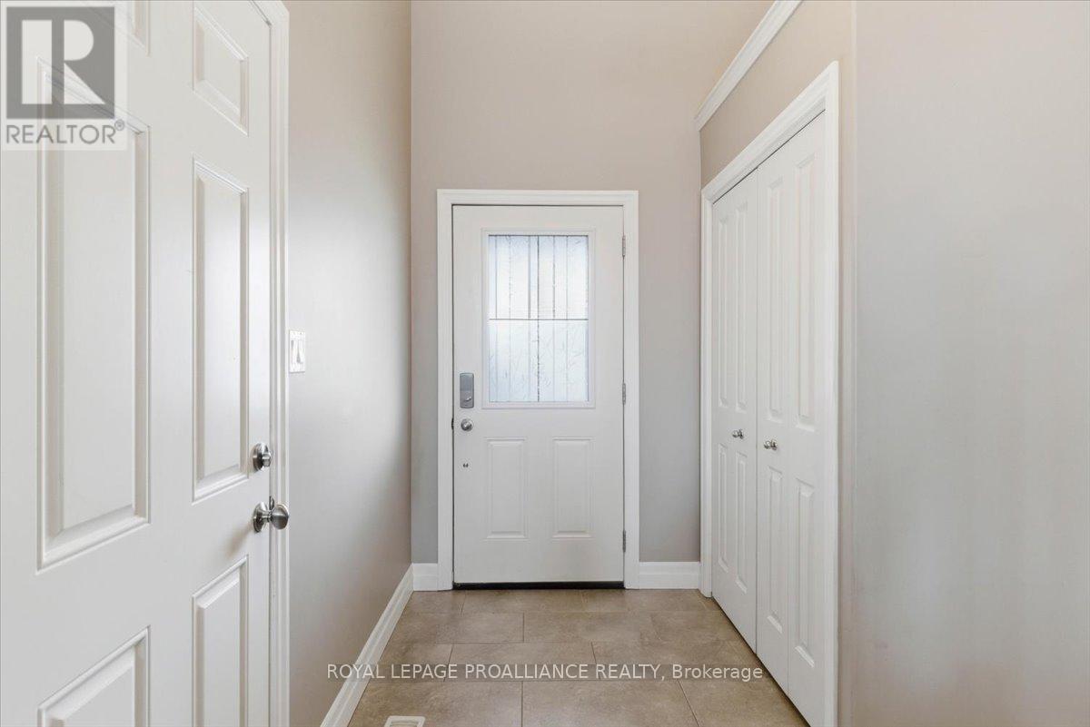 68 CORTLAND CRESCENT - 5