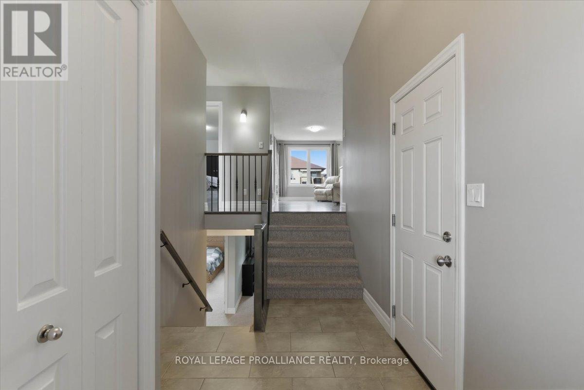 68 CORTLAND CRESCENT - 6