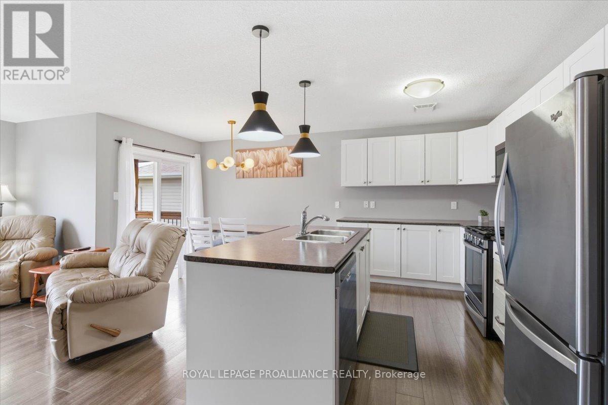 68 CORTLAND CRESCENT - 8