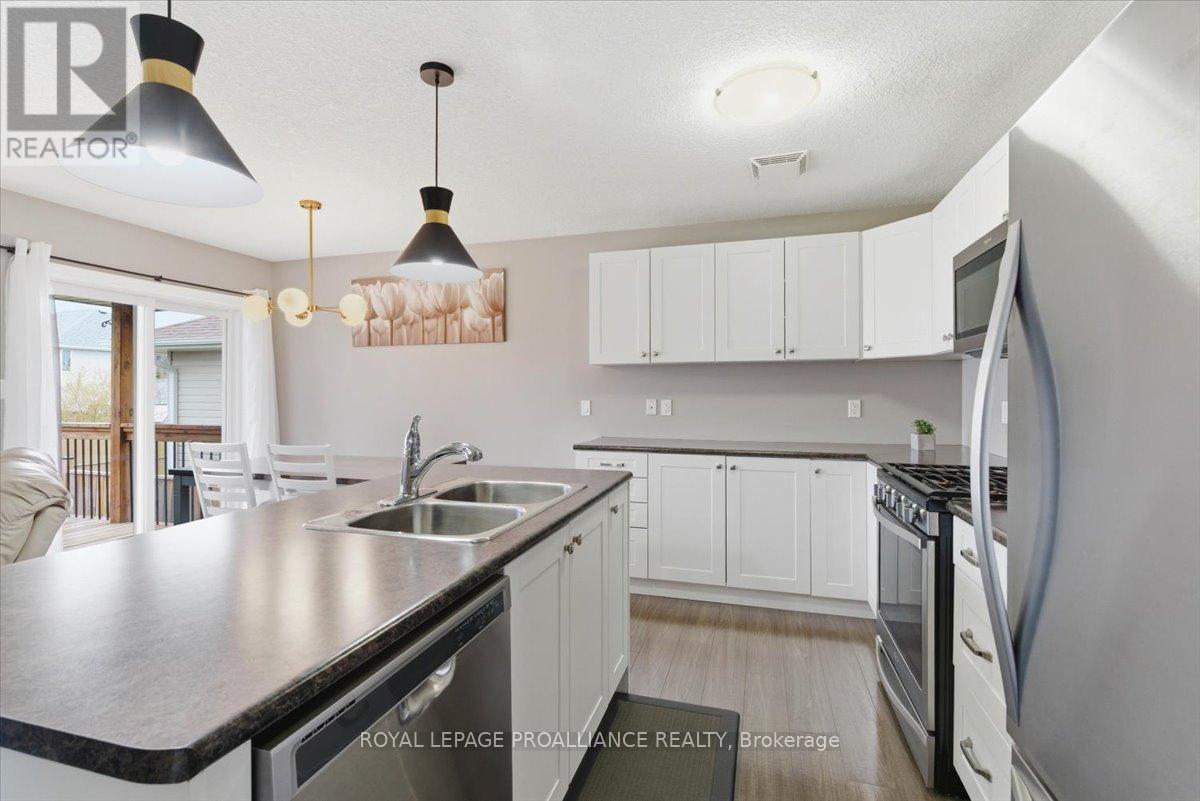 68 CORTLAND CRESCENT - 9