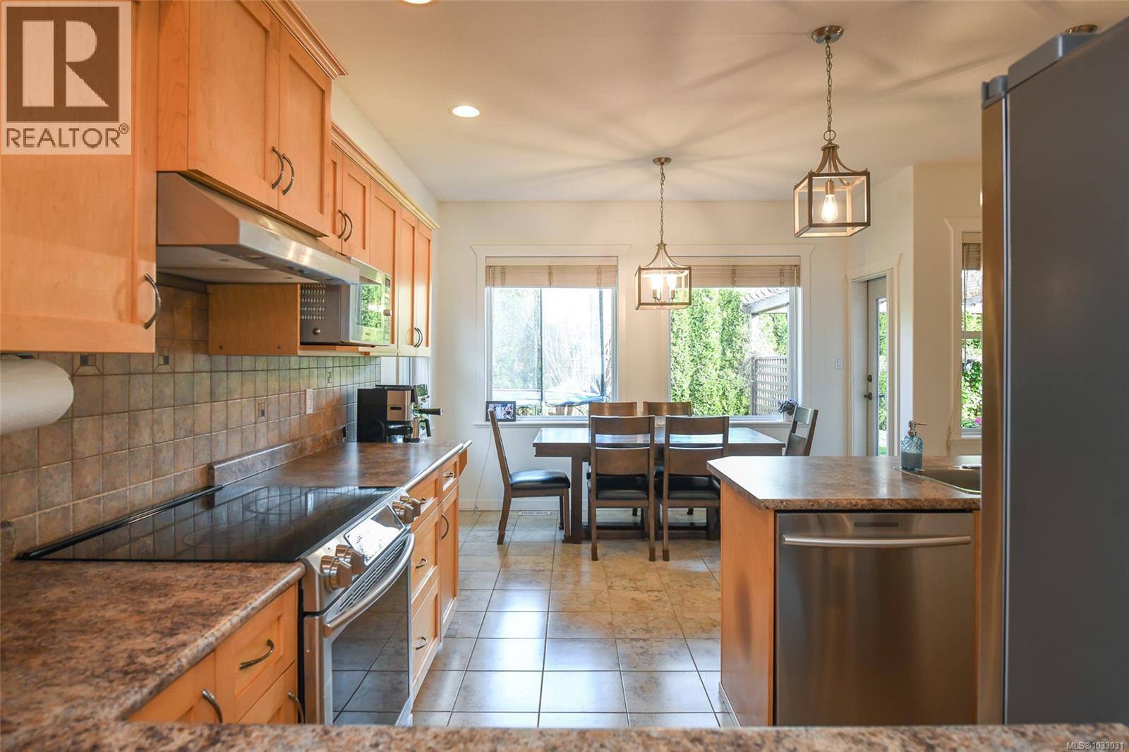 2390 Idiens Way - 14