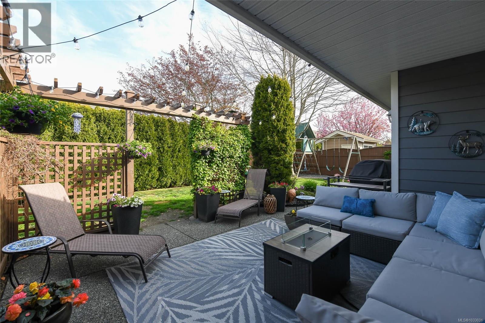 2390 Idiens Way - 40