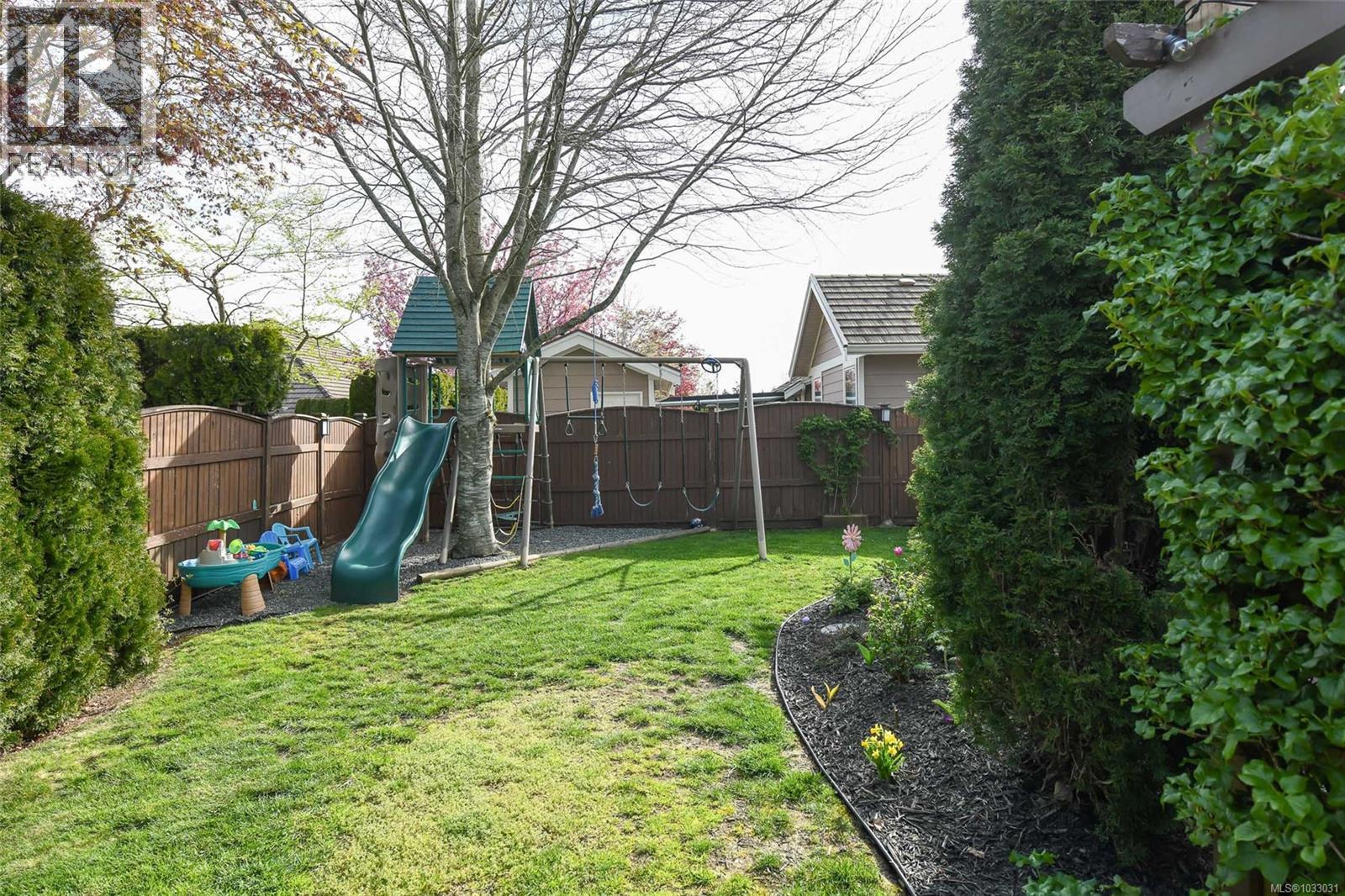 2390 Idiens Way - 45