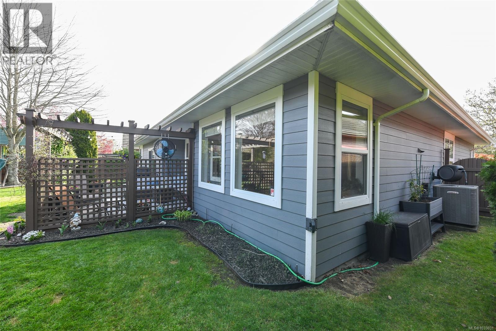 2390 Idiens Way - 50