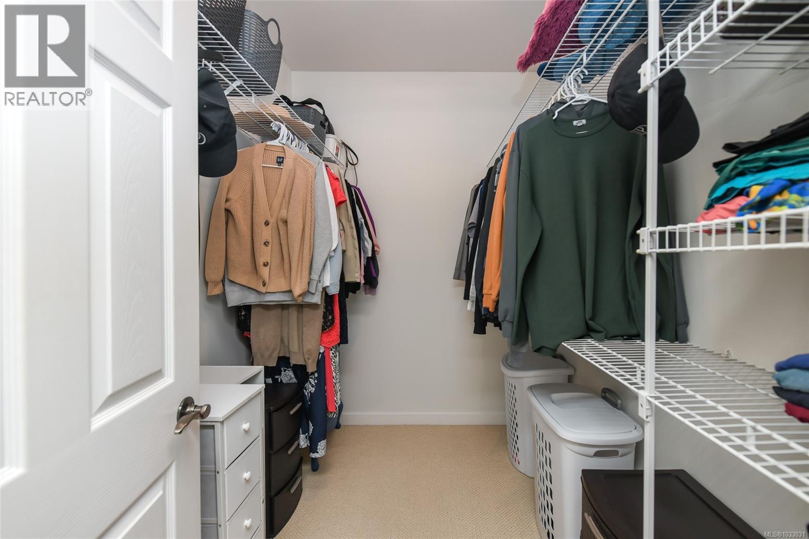 2390 Idiens Way - 30