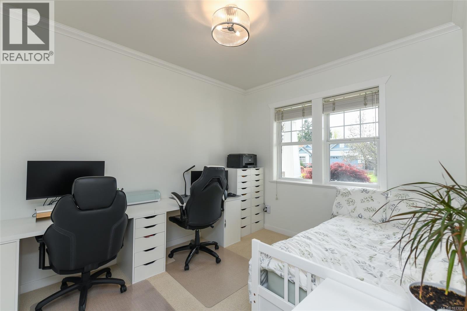 2390 Idiens Way - 34