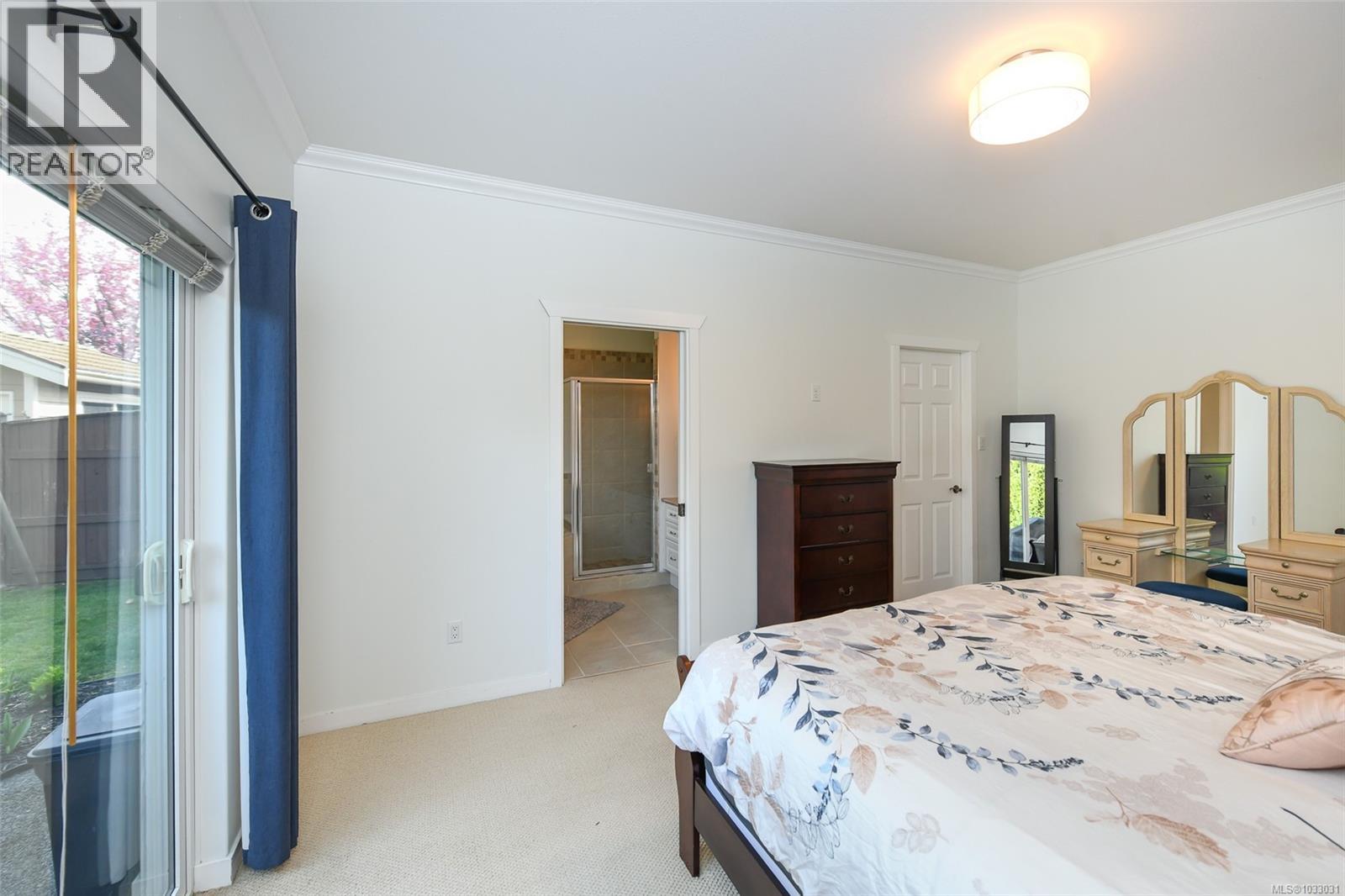 2390 Idiens Way - 26