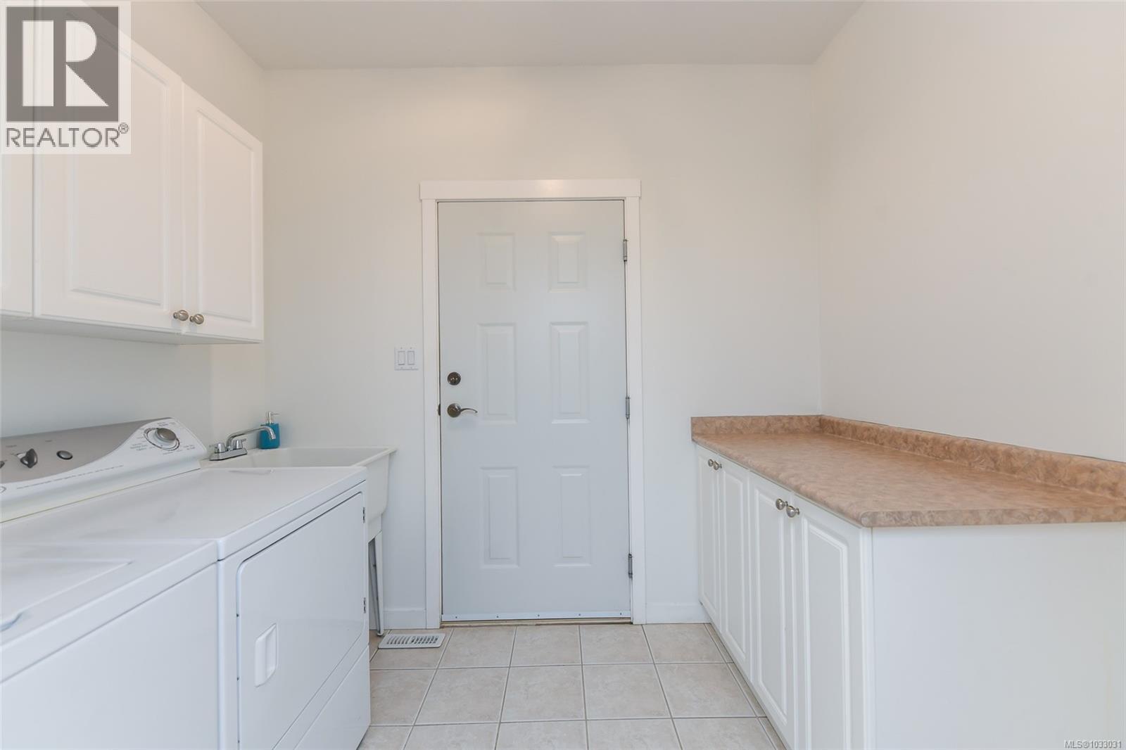 2390 Idiens Way - 36