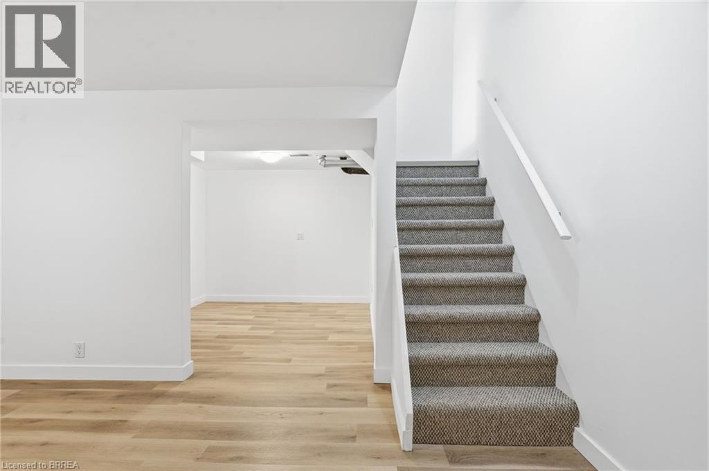 35 OAKHILL Drive Unit# 20C, Brantford, Ontario, N3T1R1 — Photo 23