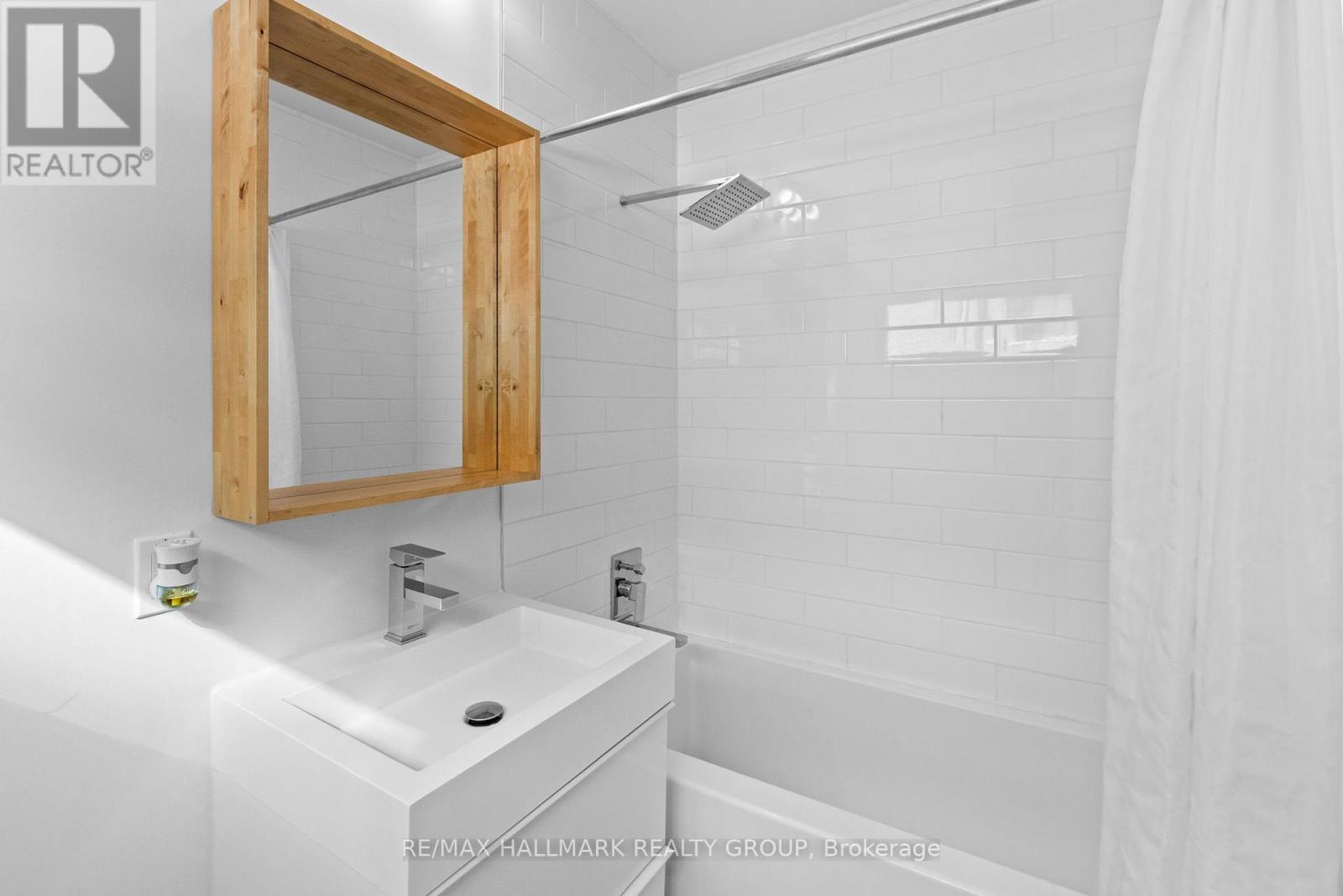 330 WINONA AVENUE - 30