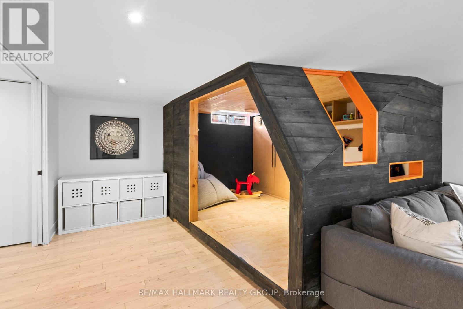 330 WINONA AVENUE - 37